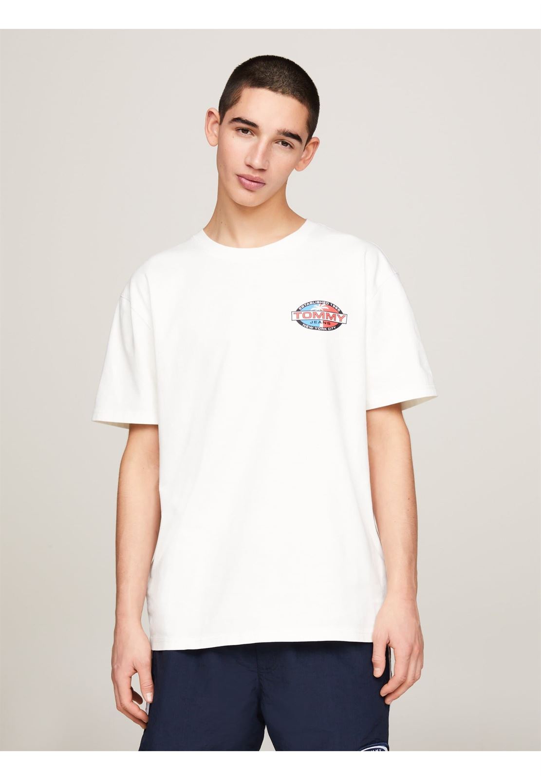 Camiseta Tommy Jeans DM0DM18587 YBH ancient white - Imagen 2