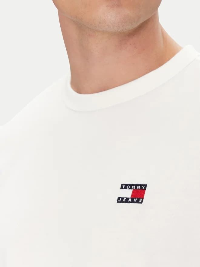 Camiseta TOMMY JEANS DM0DM20322 YBL Ecru - Imagen 4