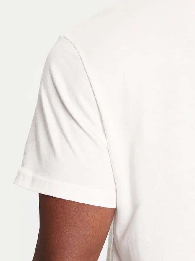 Camiseta TOMMY JEANS DM0DM21977 YBH ancient white - Imagen 5