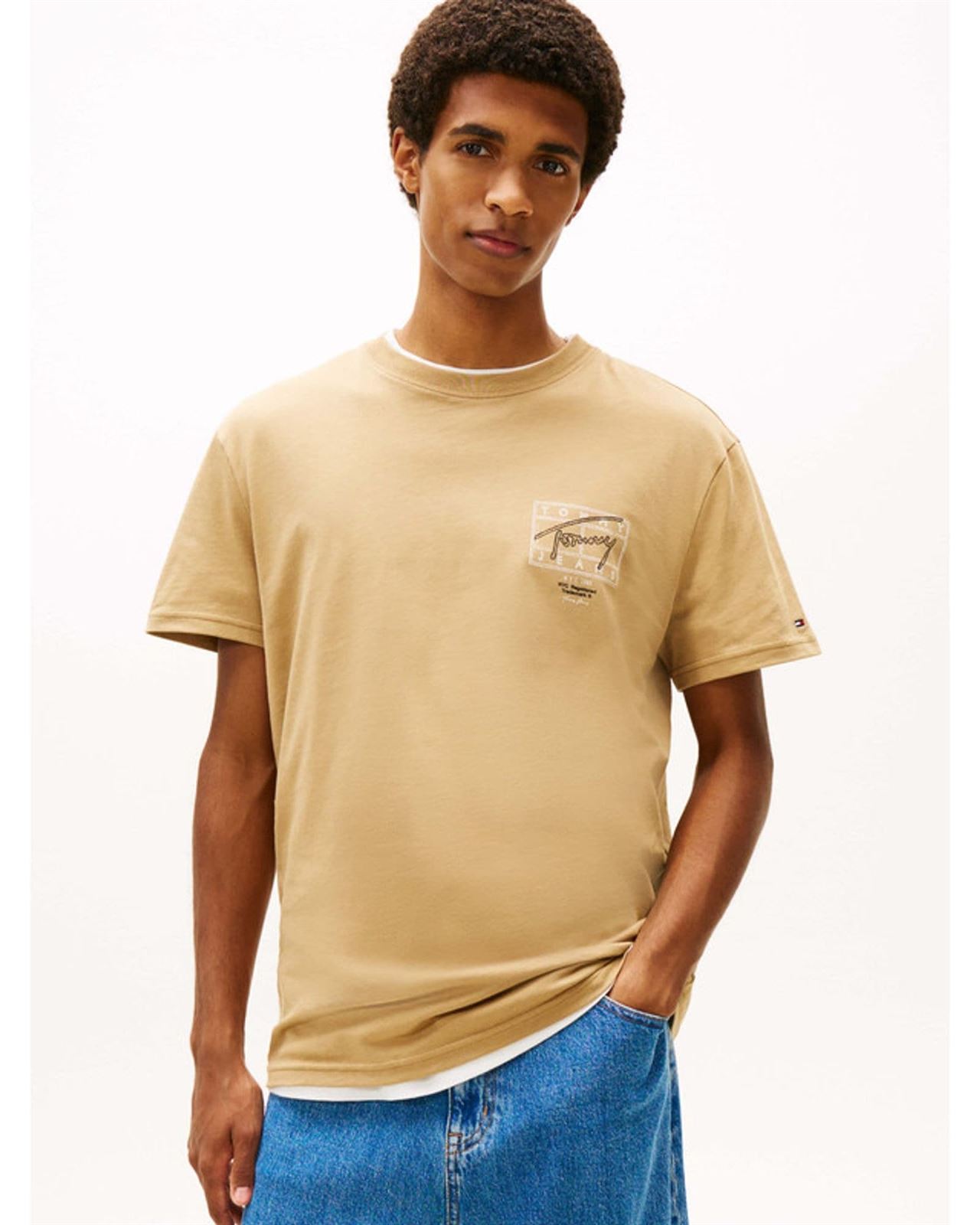Camiseta TOMMY JEANS DM0DM22319 AEN Dark dune - Imagen 1