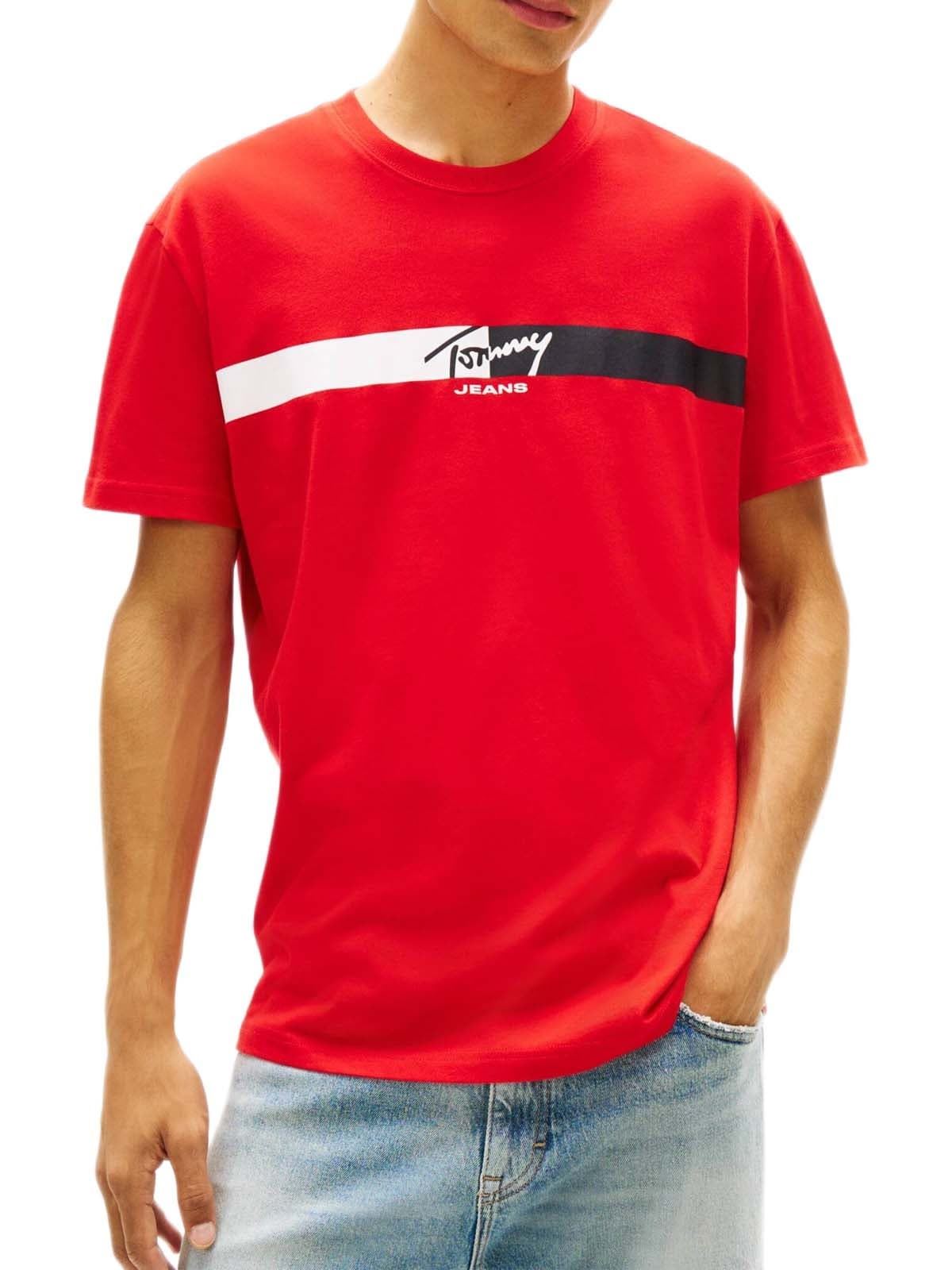 Camiseta TOMMY JEANS DM0DM22539 XL8 rapid red - Imagen 1