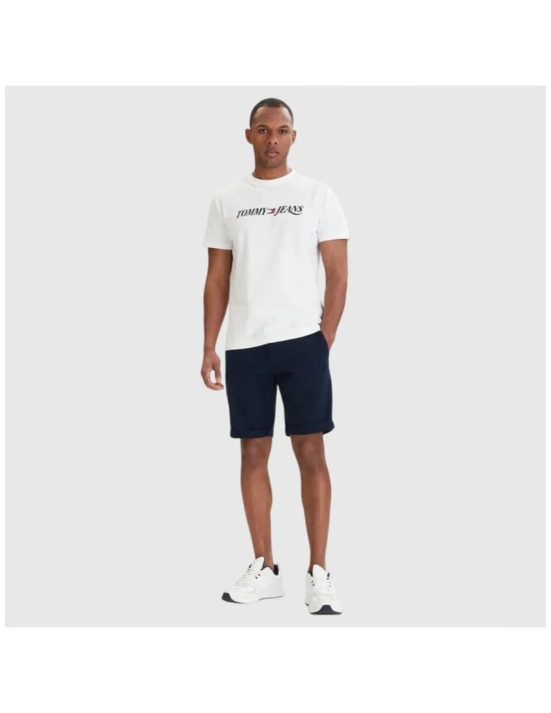 Camiseta TOMMY JEANS DM0DM22548 YBL ecru - Imagen 3