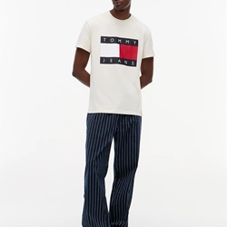 Camiseta Tommy Jeans DM0DM22645 AEF Calico - Imagen 2