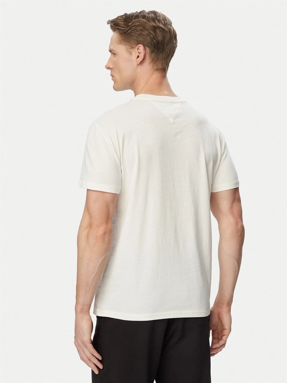 Camiseta Tommy Jeans DM0DM23376 YBH ANCIENT WHITE - Imagen 3