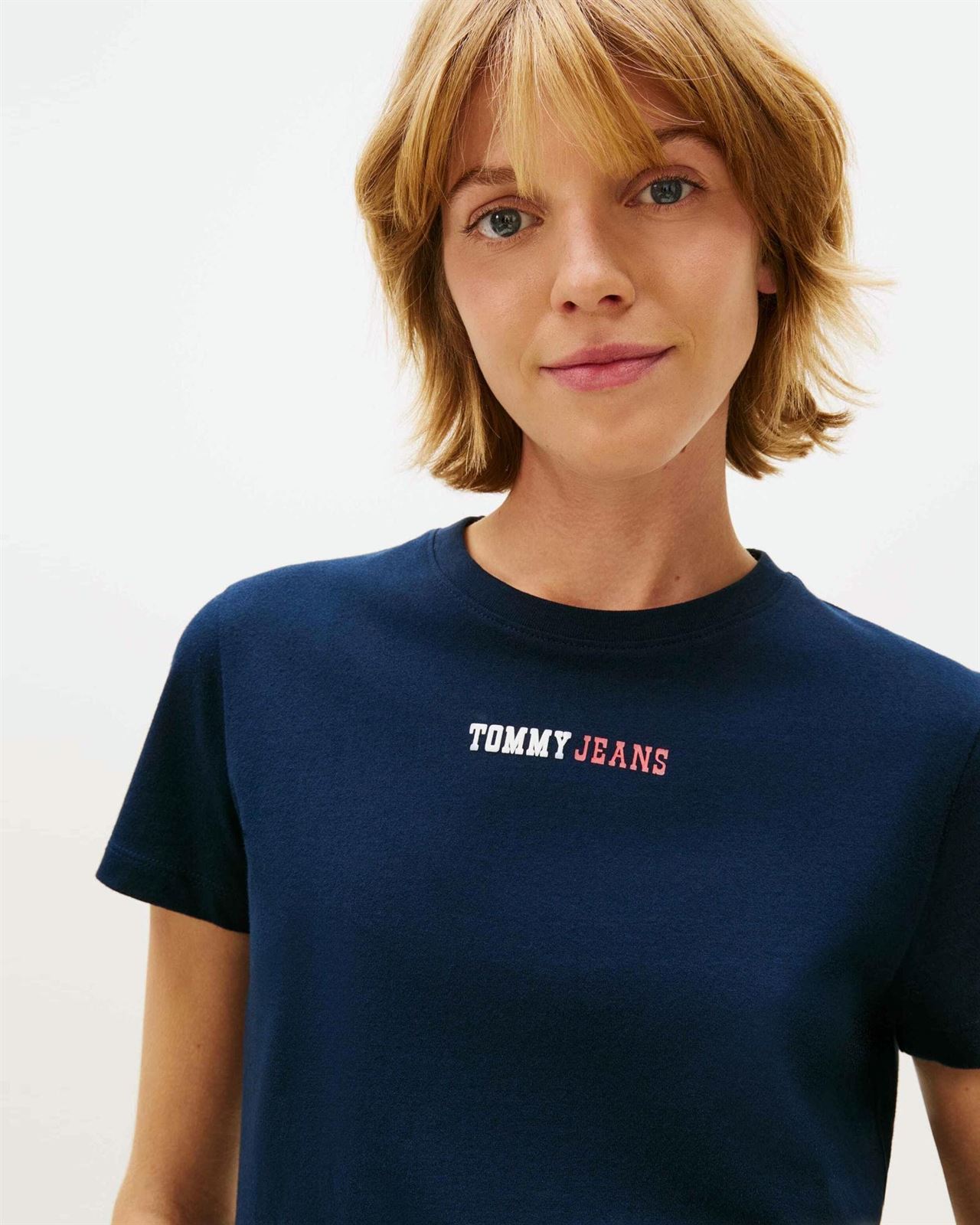 Camiseta TOMMY JEANS DW0DW22277 C1G dark night navy - Imagen 3