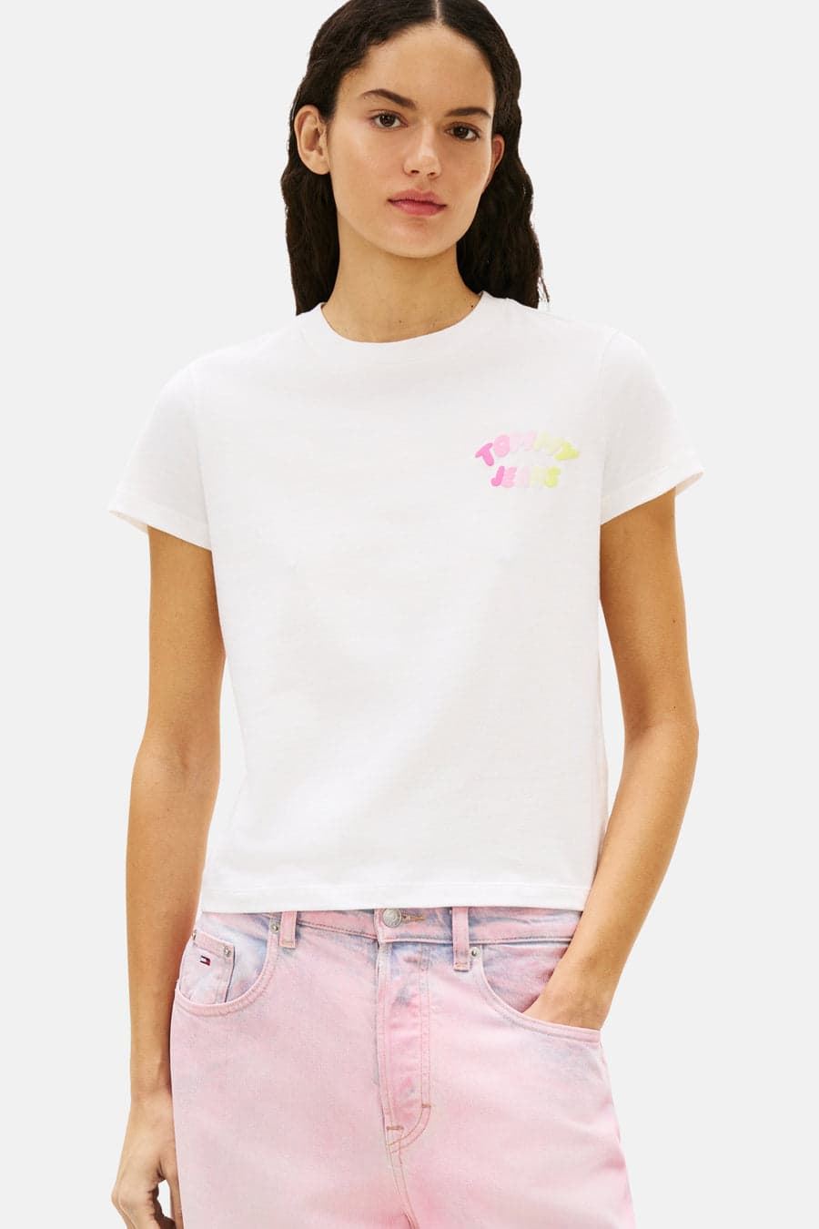 Camiseta TOMMY JEANS DW0DW22310 YBL Blanco - Imagen 5