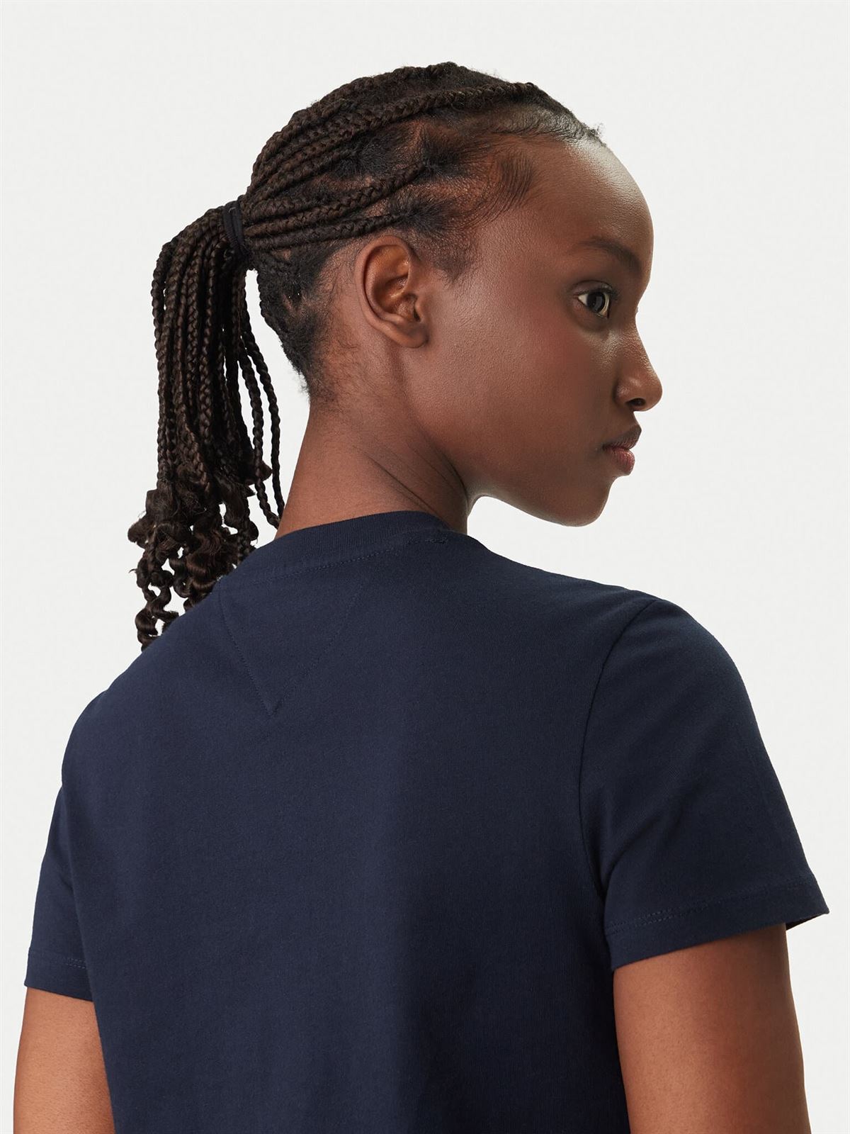 Camiseta TOMMY JEANS DW0DW22562 CIG dark night navy - Imagen 5