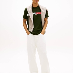 Camiseta Tommy Jeans Kingston Green DM0DM22539 M0H - Imagen 2