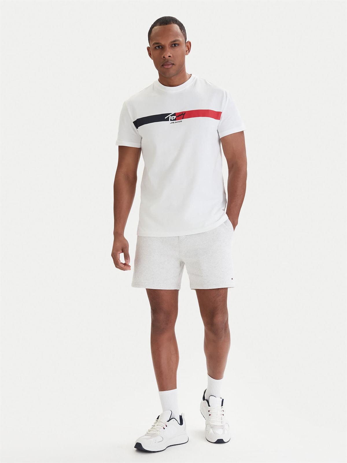 Camiseta Tommy Jeans Reg SIgnature Ecru DM0DM22539 YBL - Imagen 2