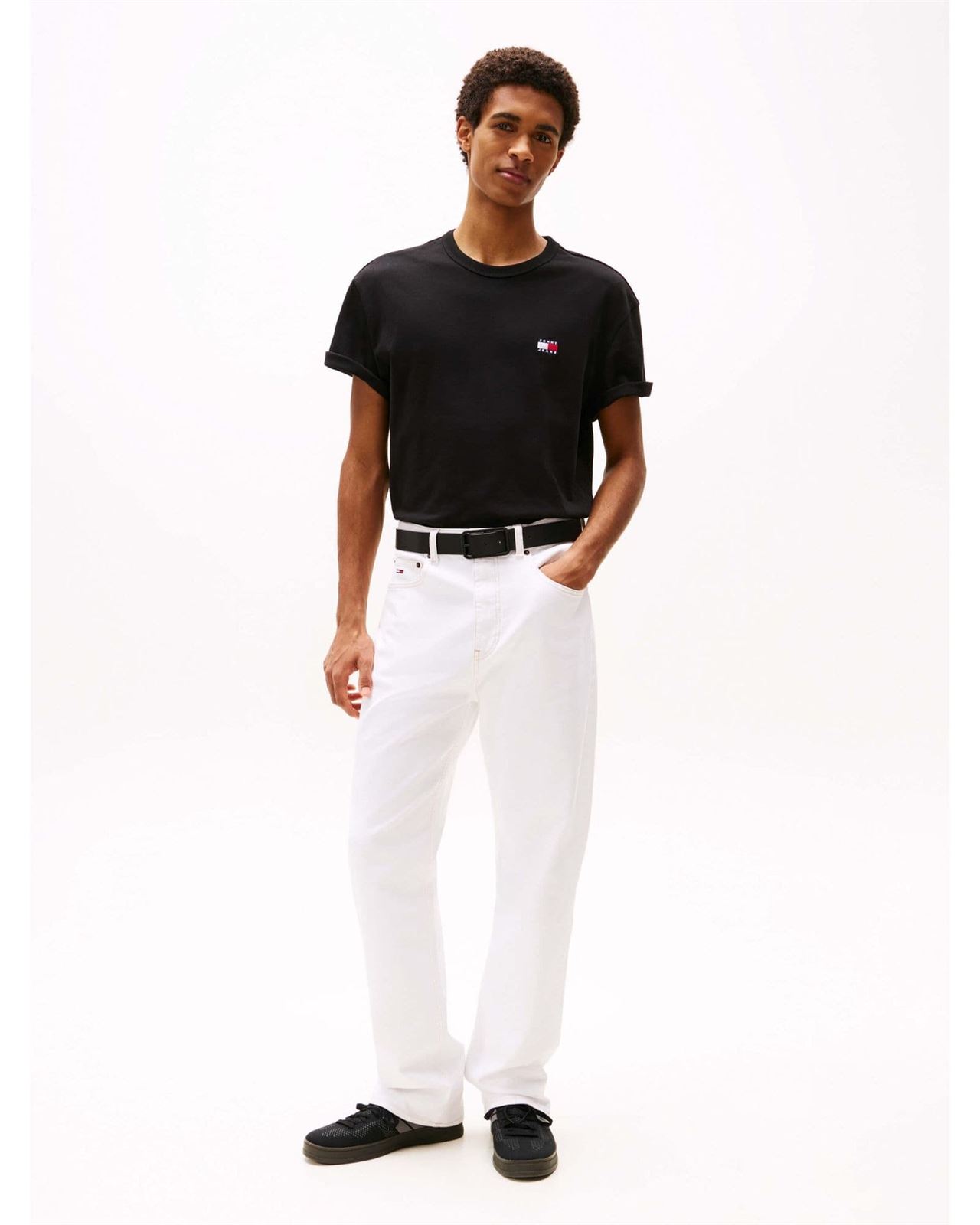 Camiseta Tommy Jeans Tjm Reg Badge Black DM0DM20322 BDS - Imagen 2