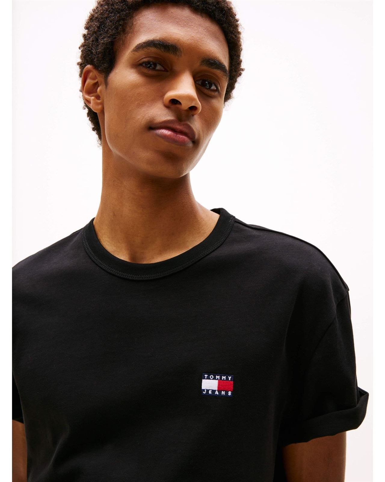 Camiseta Tommy Jeans Tjm Reg Badge Black DM0DM20322 BDS - Imagen 4