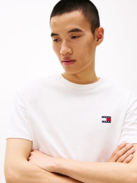 Camiseta Tommy Jeans Tjm Reg Badge Ecru DM0DM20322 YBL - Imagen 4