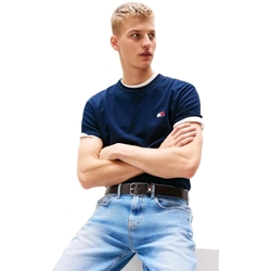 Camiseta Tommy Jeans Tjm Reg Badge Tee Dark Night Navy DM0DM20322 C1G - Imagen 2