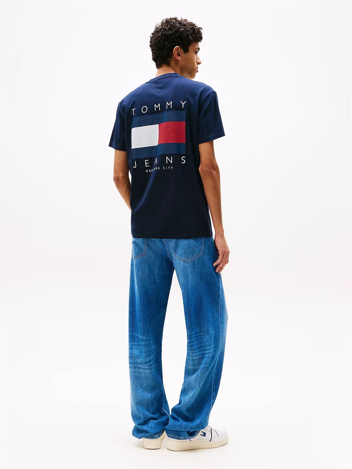 Camiseta Tommy Jeans Tjm Reg Flag Dark Night Navy DM0DM21910 C1G - Imagen 4