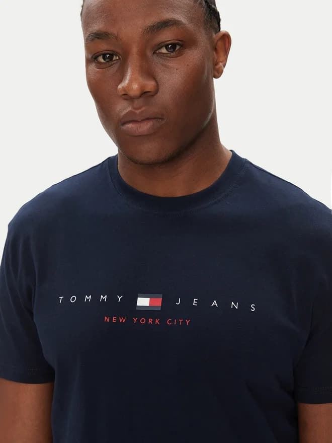 Camiseta Tommy Jeans Tjm Reg Flag Linear Dark Night Navy DM0DM21911 C1G - Imagen 4