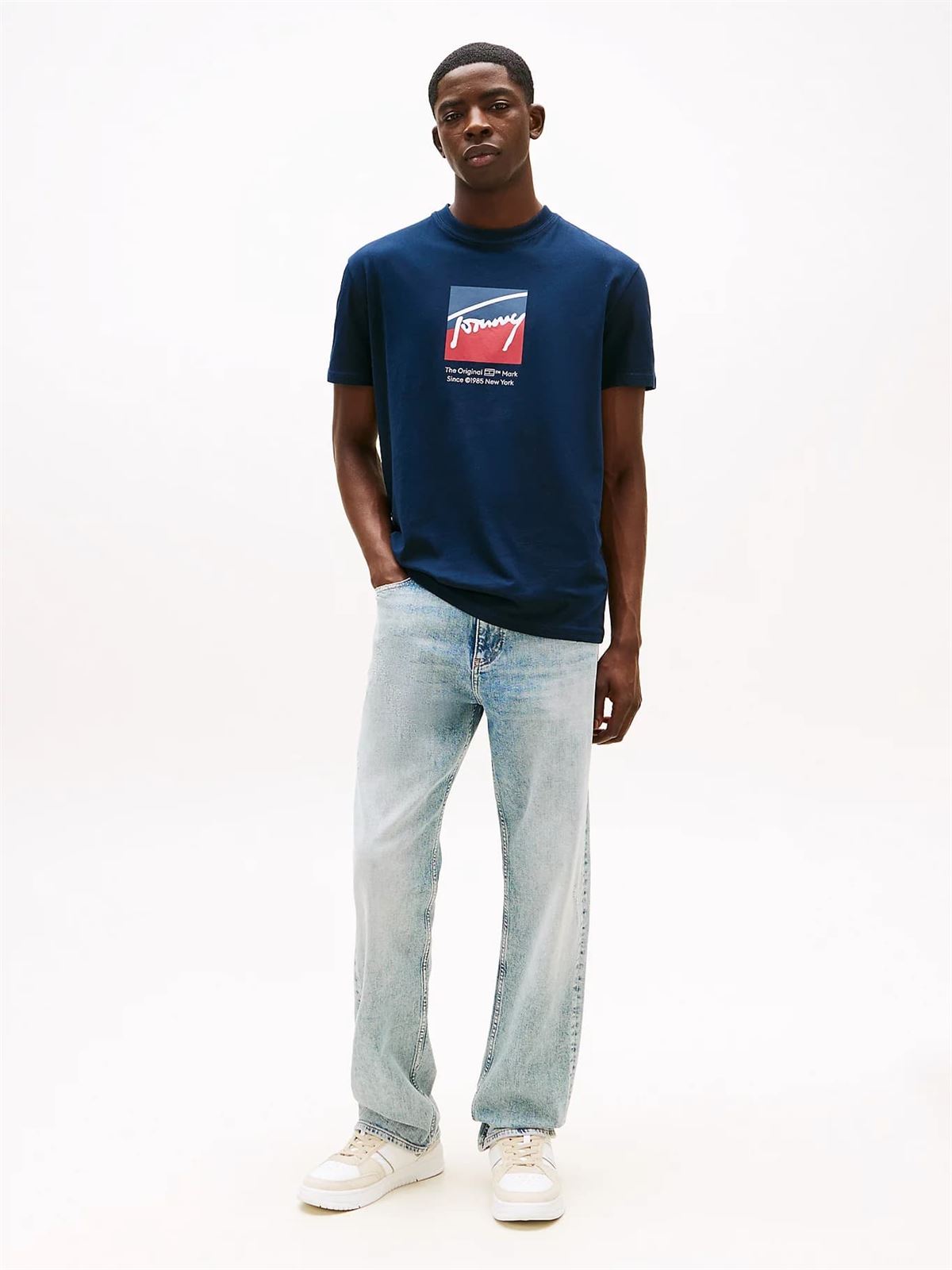 Camiseta Tommy Jeans Tjm Reg RWB Dark Night Navy DM0DM21940 C1G - Imagen 3