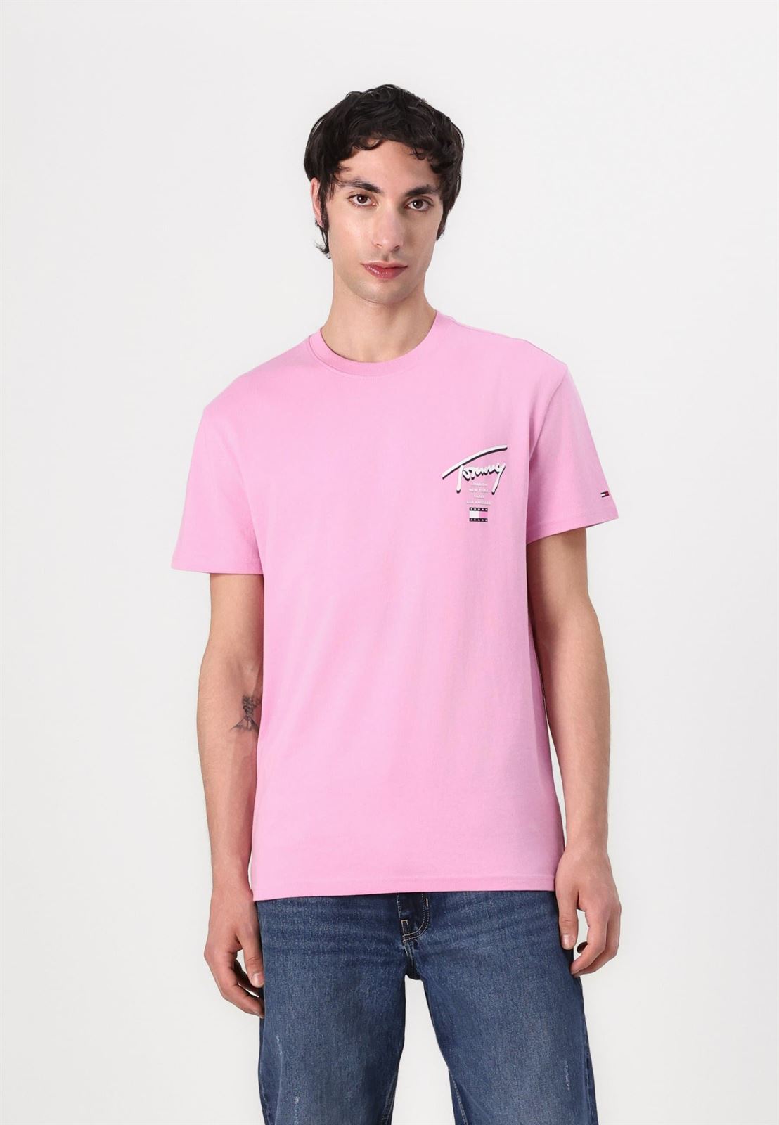 Camiseta Tommy Jeans Tjm Reg Signature Carnival Pink DM0DM21934 U06 - Imagen 3