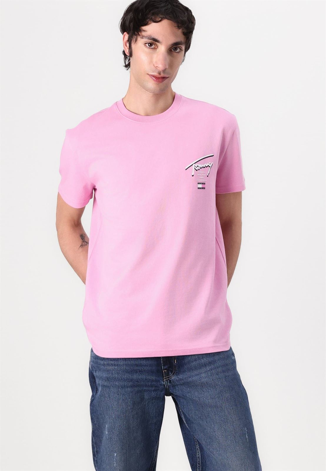 Camiseta Tommy Jeans Tjm Reg Signature Carnival Pink DM0DM21934 U06 - Imagen 4
