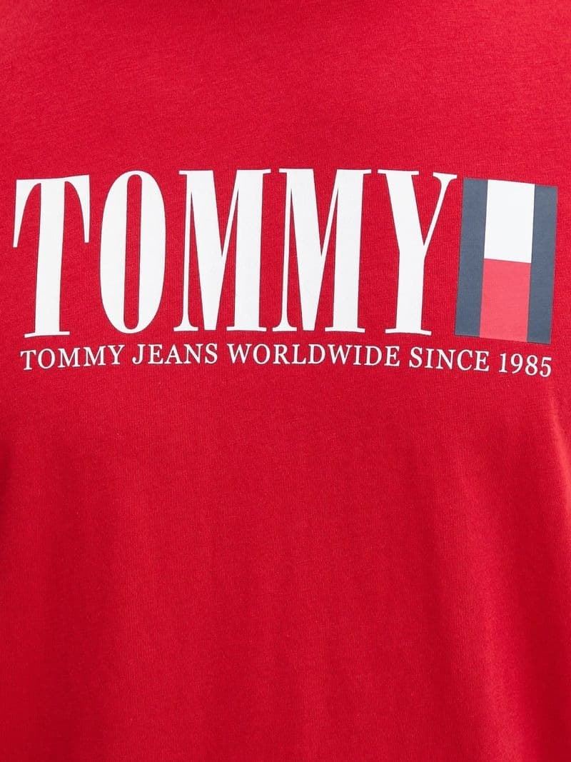 Camiseta Tommy Jeans Tjm Reg Tommy DNA Sapphire Red DM0DM21941 XLE - Imagen 4