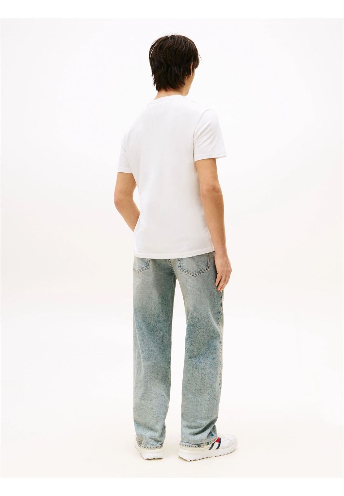 Camiseta Tommy Jeans Tjm Slim Pop Color Flag Tee Ext DM0DM21577 YBL - Imagen 2