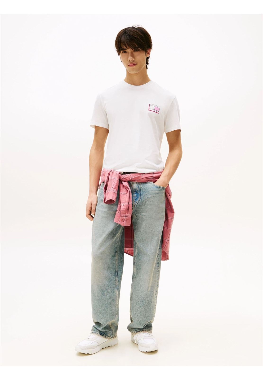 Camiseta Tommy Jeans Tjm Slim Pop Color Flag Tee Ext DM0DM21577 YBL - Imagen 3