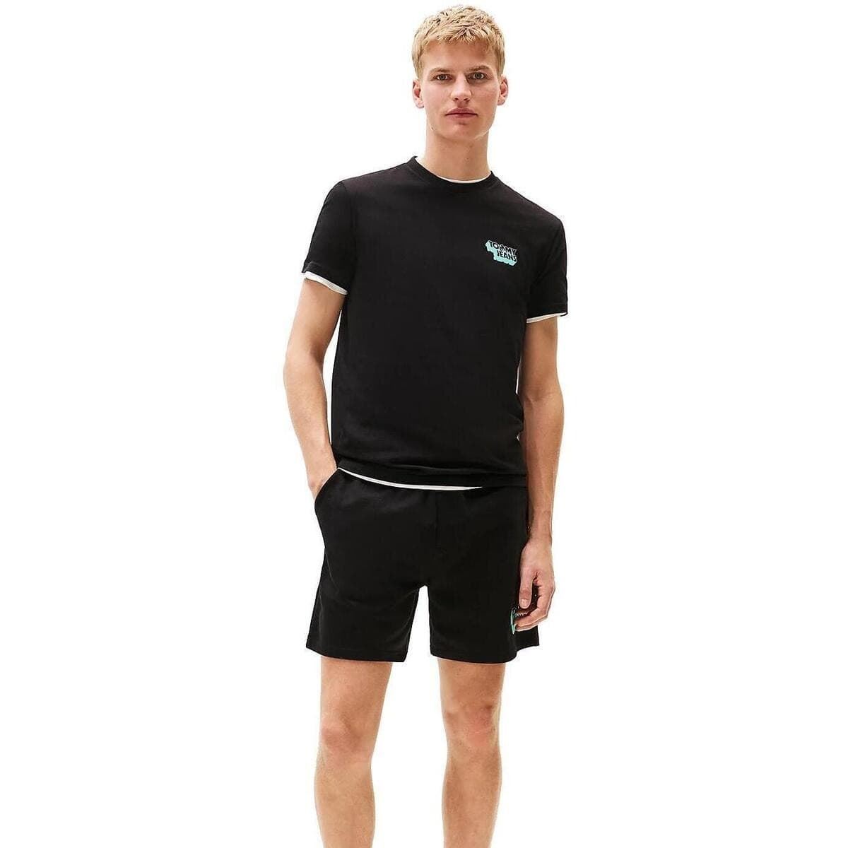 Camiseta Tommy Jeans Tjm Slim Stack Logo Black DM0DM21539 BDS - Imagen 3