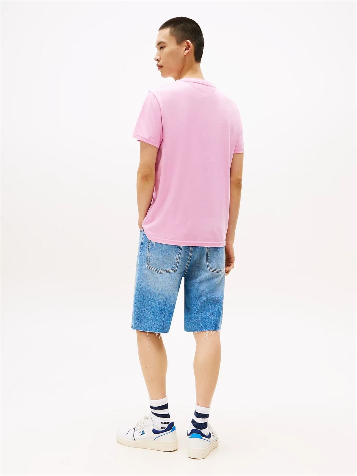 Camiseta Tommy Jeans Tjm Slim Stack Logo Tee Ext Carnival Pink DM0DM21539 U06 - Imagen 5