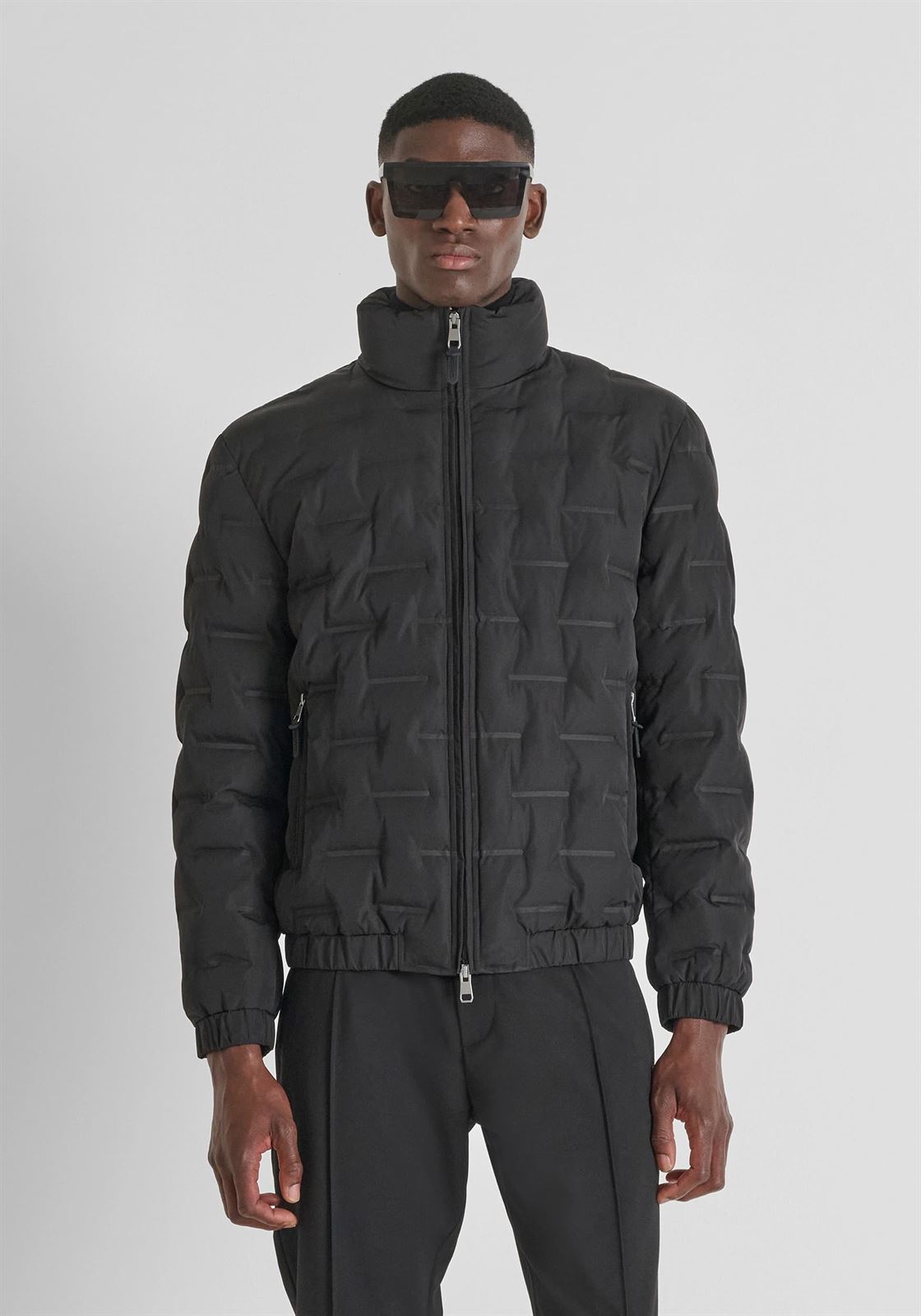 Cazadora Antony Morato Regular Fit in 3D Black MMCO00953 FA600299 9000 - Imagen 1