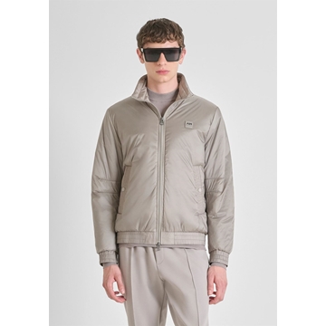 Cazadora Antony Morato Regular Fit in Nylon Arcilla MMCO00946 FA600275 2043 - Imagen 2