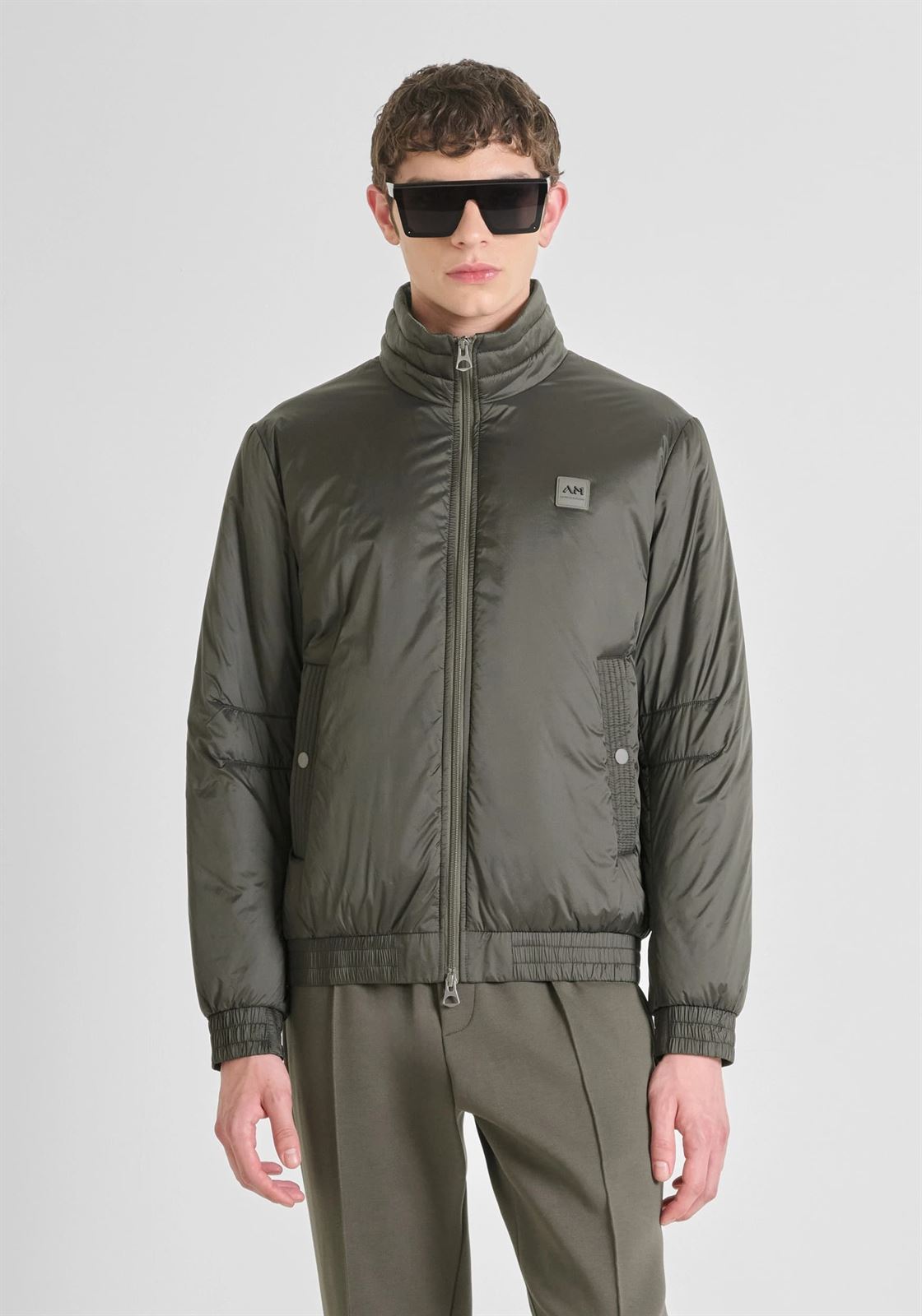Cazadora Antony Morato Regular Fit in Nylon Verde Militar Oscuro MMCO00946 FA600275 4089 - Imagen 1