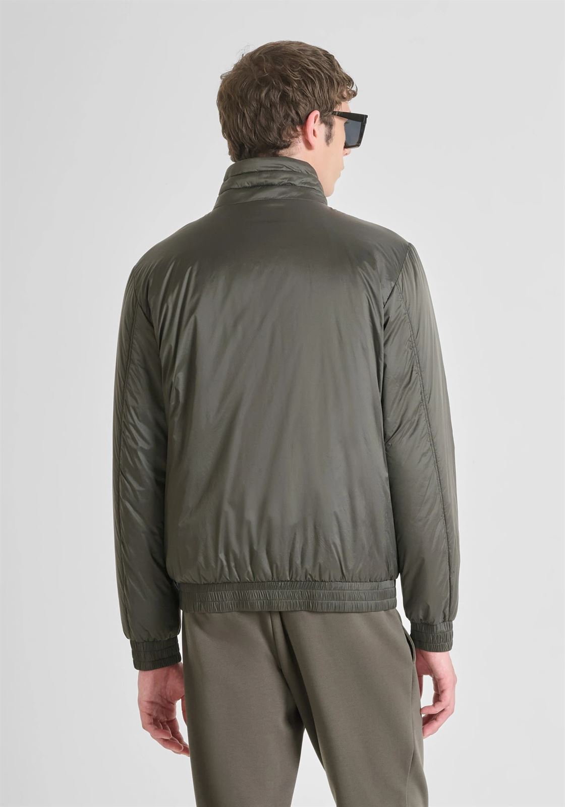 Cazadora Antony Morato Regular Fit in Nylon Verde Militar Oscuro MMCO00946 FA600275 4089 - Imagen 3