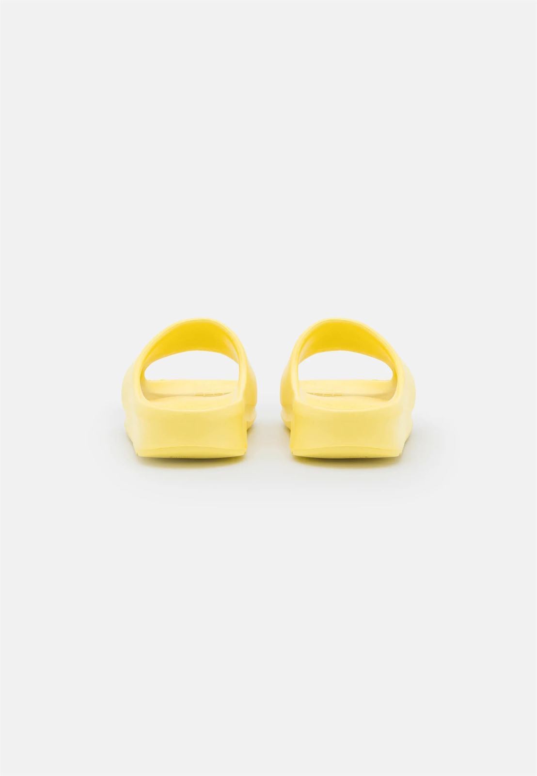 Chanclas LACOSTE Serve Slide 2.0 45CFA0005 AA5 yellow - Imagen 3