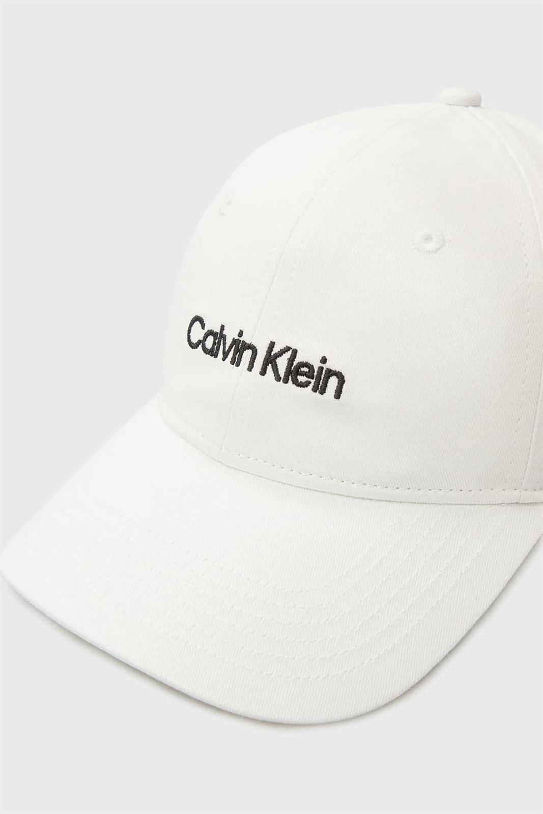 Gorra CALVIN KLEIN LV04F5003G YAF bright white - Imagen 3