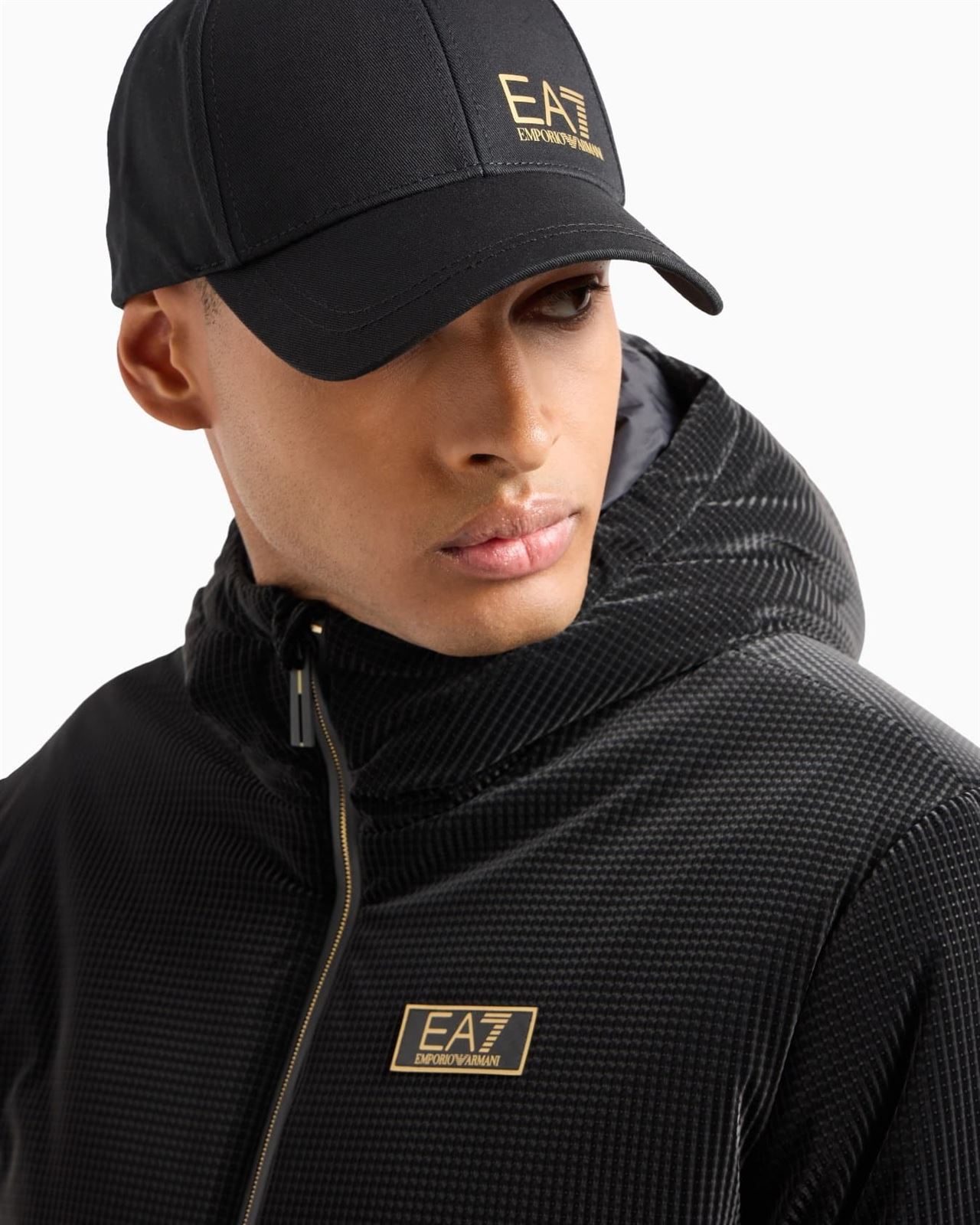 Gorra EA7 Emporio Armani Black/Gold 7X000005 AF11989 MC021 - Imagen 4