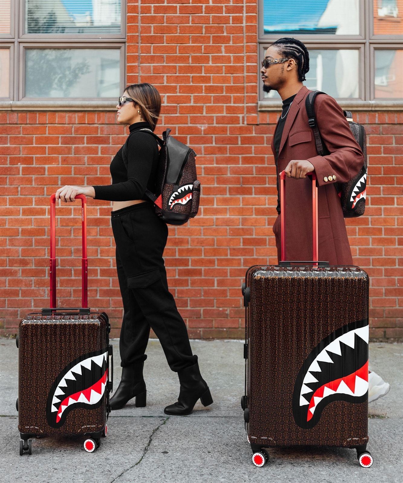 Maleta Sprayground 910CL181NSZ Sharks in Paris check large luggage - Imagen 5
