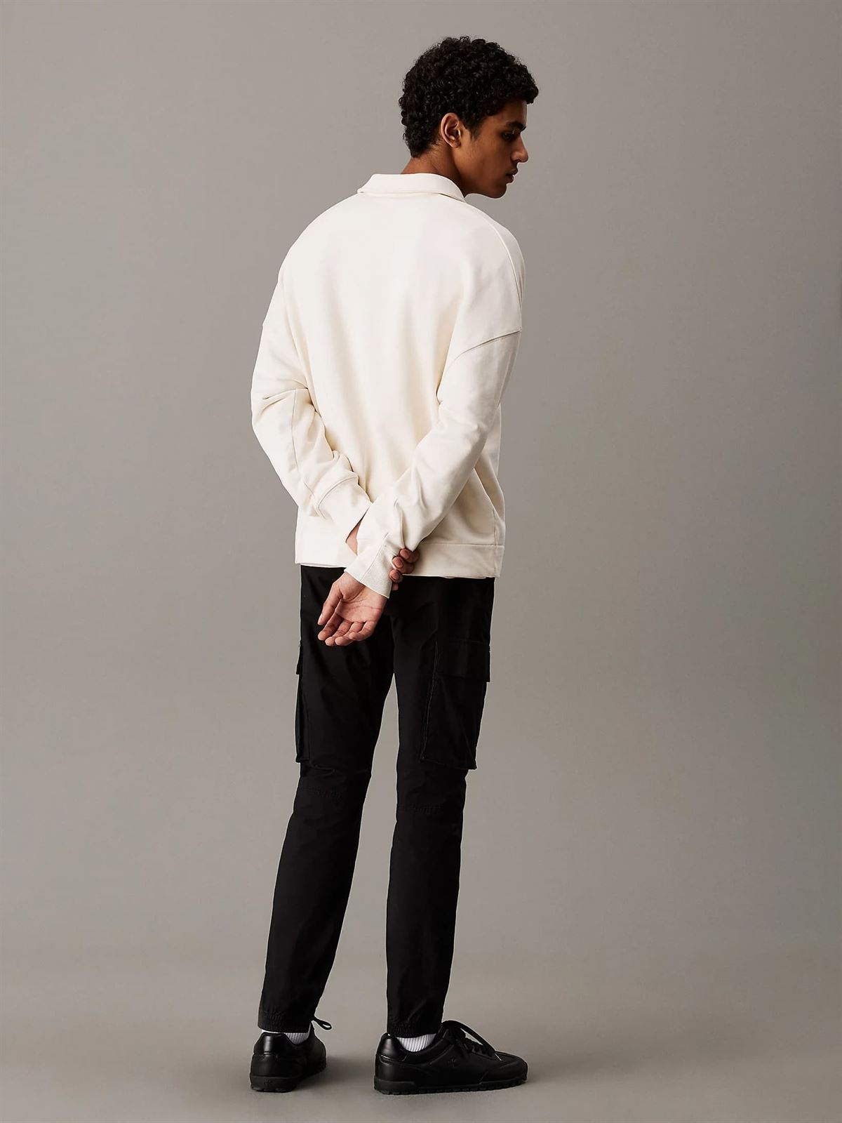 Pantalón cargo Calvin Klein Jeans J30J327614 BEH ck black - Imagen 4