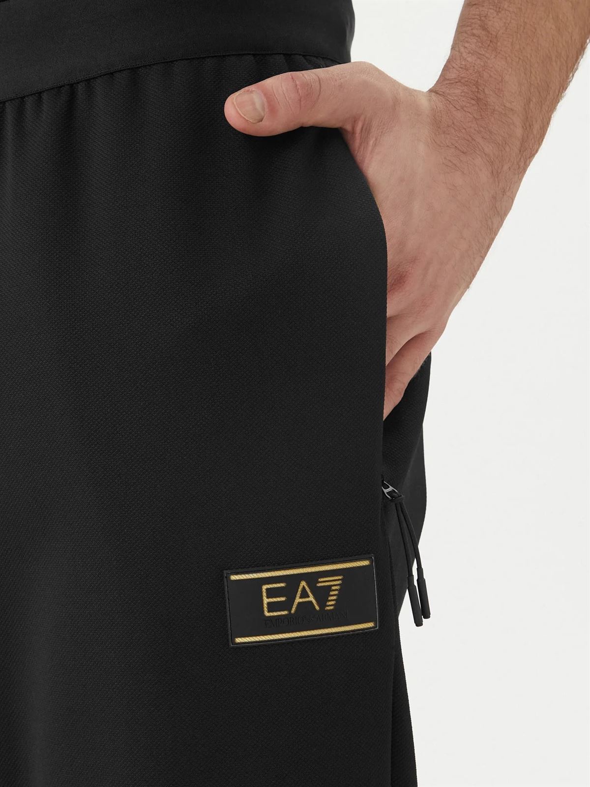 Pantalón EA7 Emporio Armani 7M001336 AF16658 UC001 Black - Imagen 4