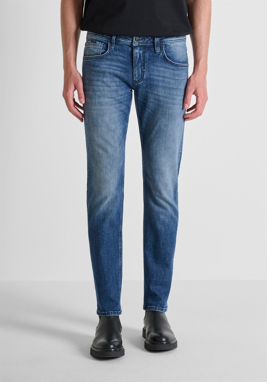 Pantalón Vaquero Antony Morato Comfort Tapered Fit MMDT00282 FA750599 7010 W02125 - Imagen 1