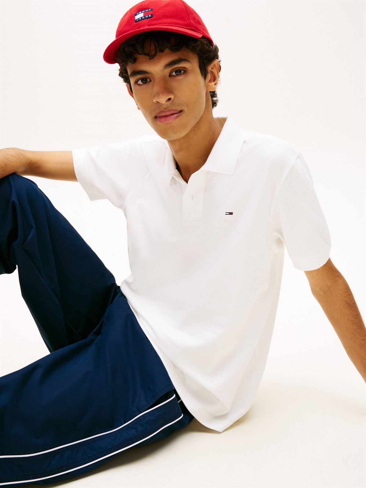 Polo Tommy Hilfiger Ecru DM0DM22711 YBL - Imagen 2