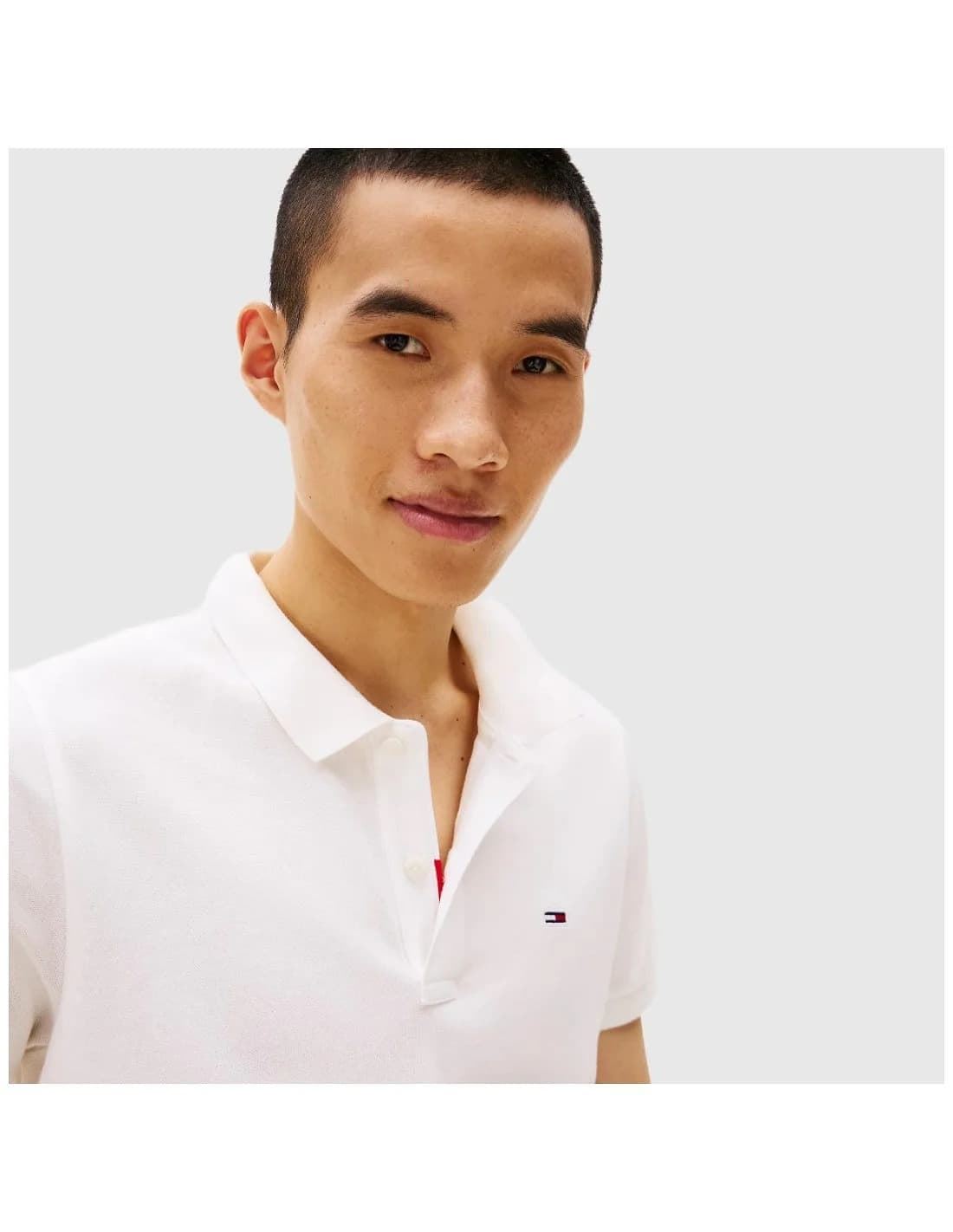 Polo Tommy Jeans DM0DM20676 YBL WHITE - Imagen 2