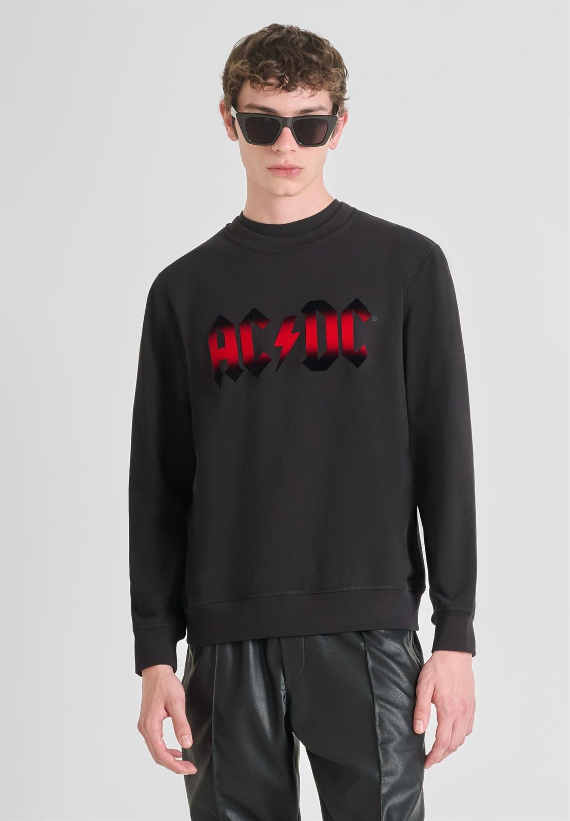 Sudadera Antony Morato ACDC Regular Fit MMFL01107 FA150222 9000 - Imagen 1