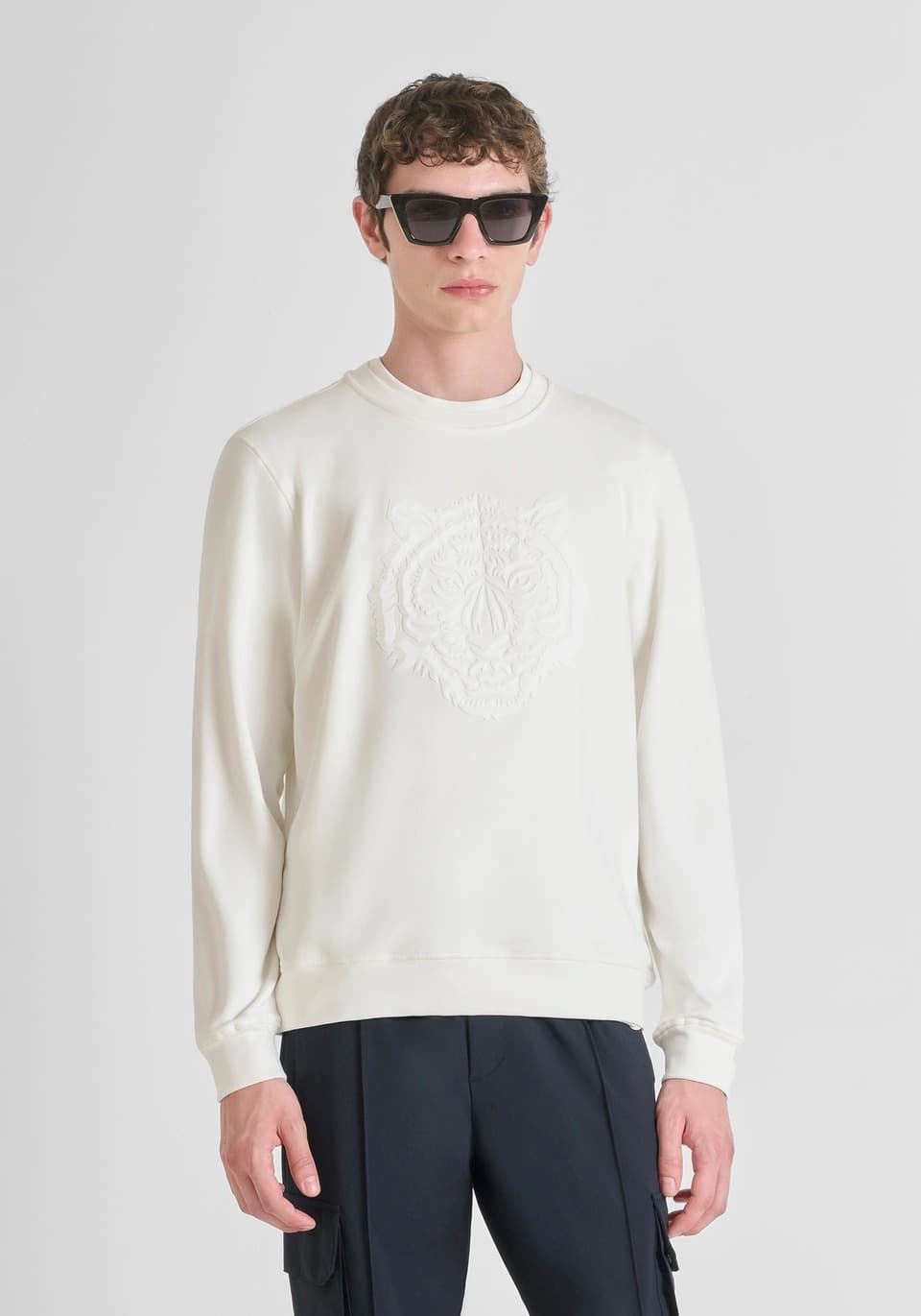 Sudadera Antony Morato Regular Fit Crema MMFL01088 FA150222 1011 - Imagen 4