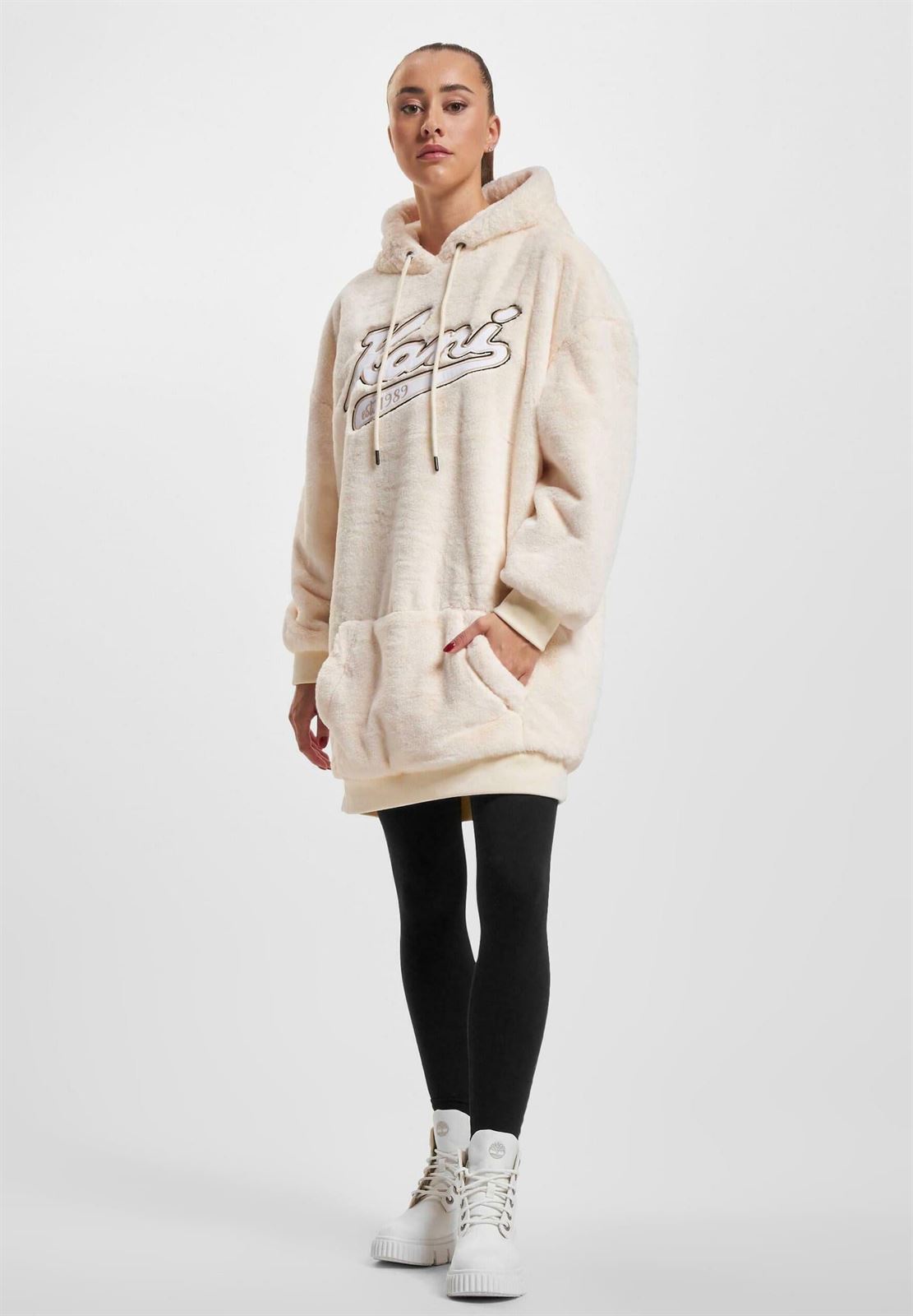 Sudadera Karl Kani 6160800 KK Varsity Vegan Fur Hoodie Dress Cream - Imagen 2