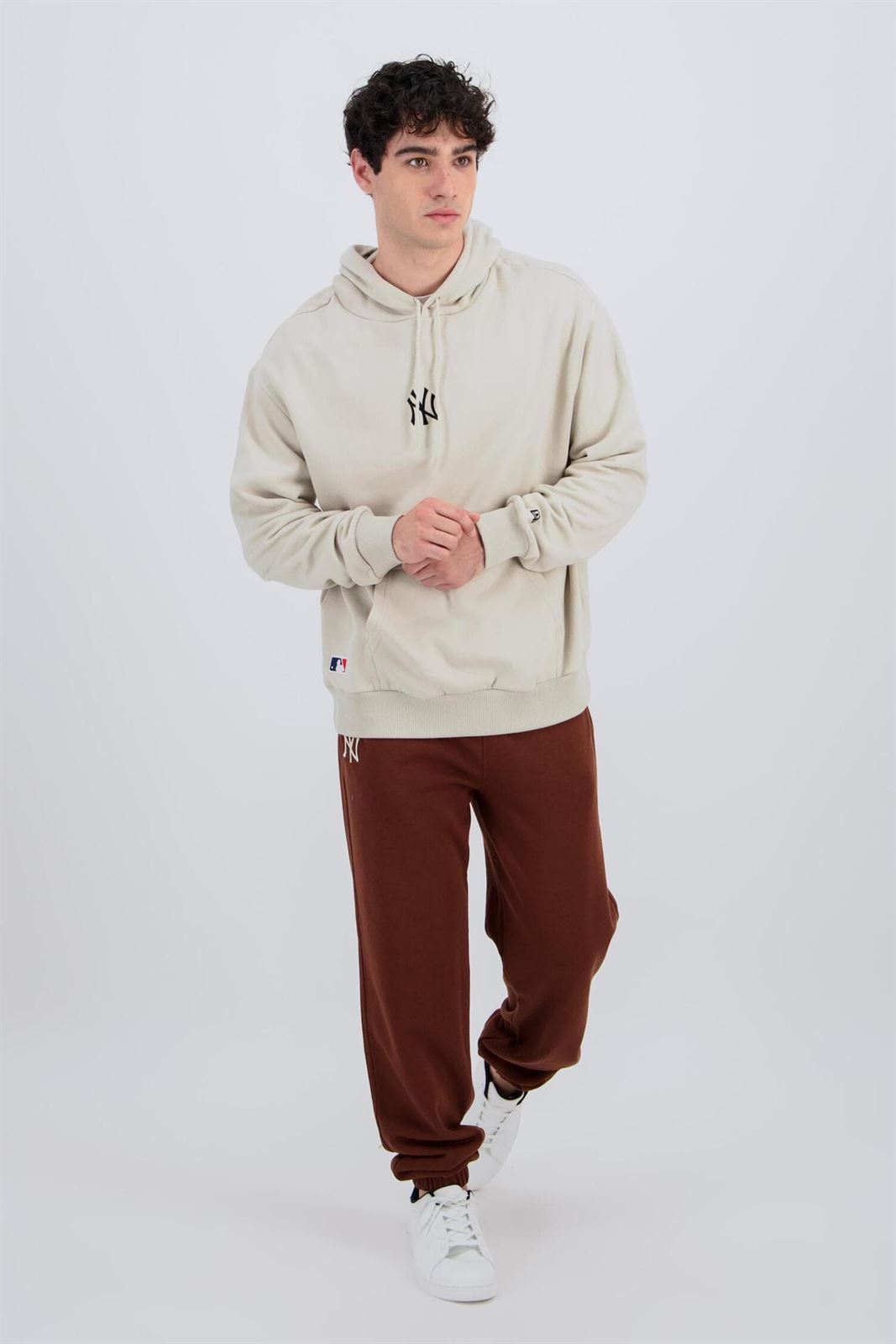 Sudadera New Era Oversized New York Yankees MLB League Essential Beige 60675772 - Imagen 2