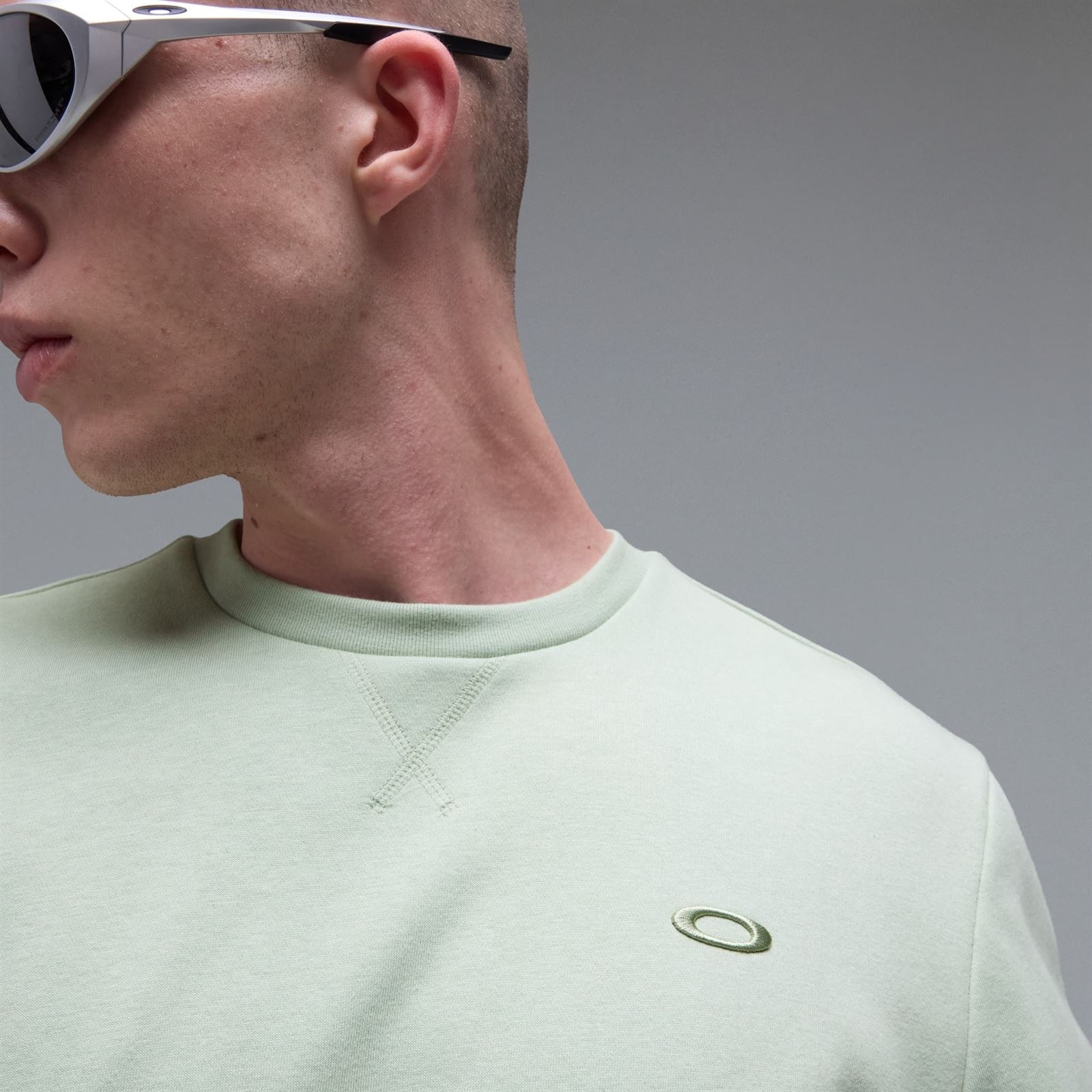 Sudadera Oakley Relax Crew Green FOA404846 74W - Imagen 4