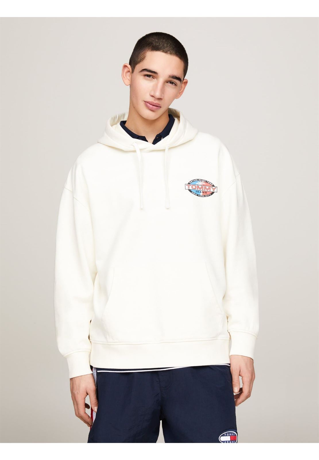 Sudadera Tommy Jeans DM0DM18639 YBH ancient white - Imagen 2