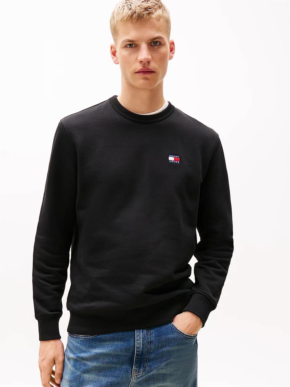 Sudadera Tommy Jeans Tjm Reg Badge Crew Black DM0DM20660 BDS - Imagen 1