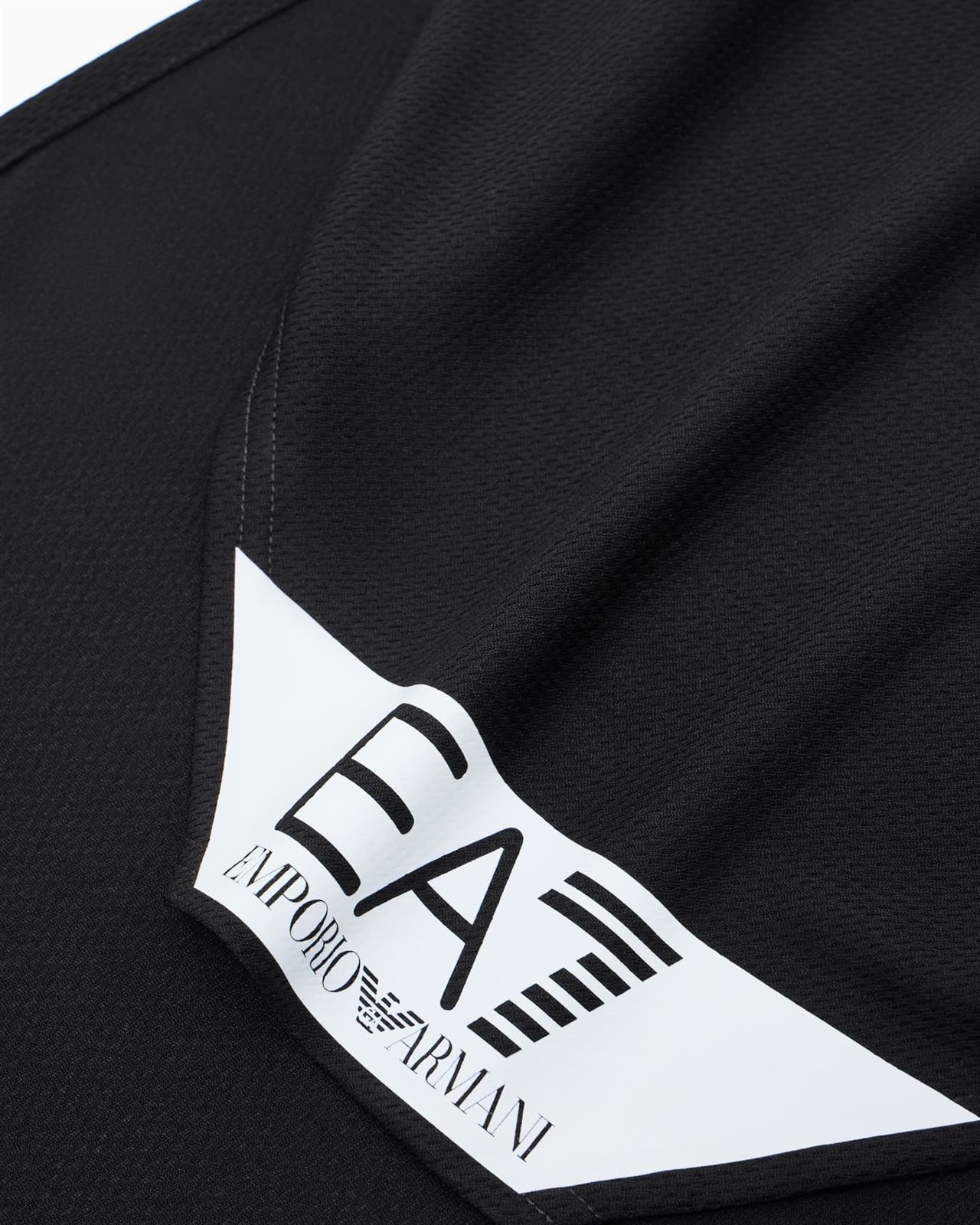 Toalla entrenamiento EA7 Emporio Armani 7X000028 AF12975 UC001 negro - Imagen 2