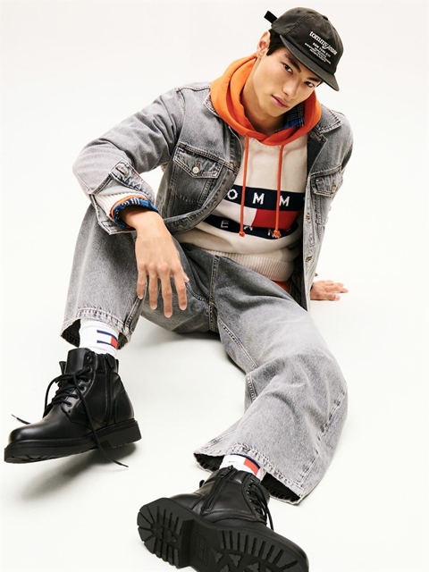 TOMMY JEANS y CALVIN KLEIN