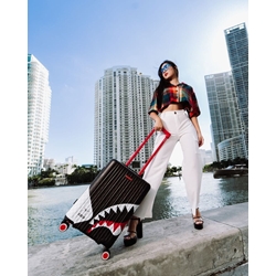 Trollie Sprayground 910T6026NSZ Triple Decker Heir To The throne hardshell - Imagen 2